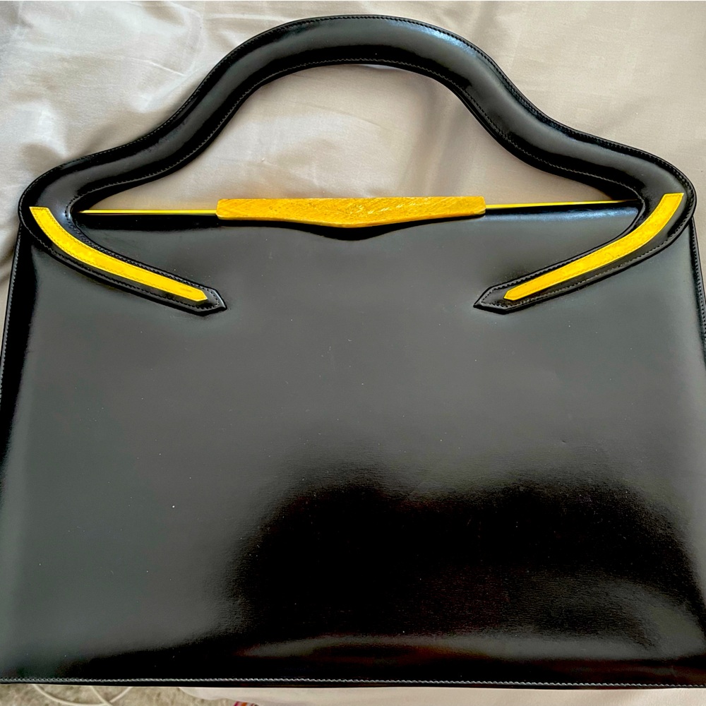 Elegant handbag